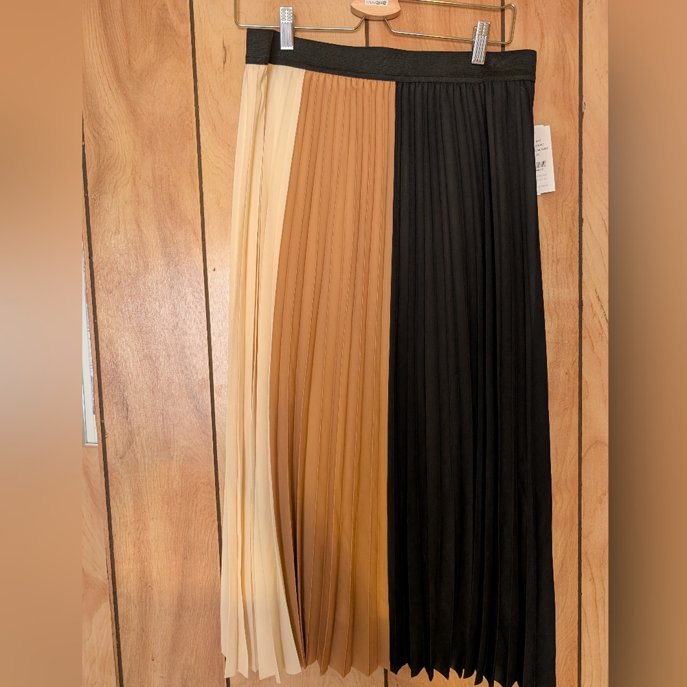 WDNY Accordion Pleated Tri-Color Midi-Skirt